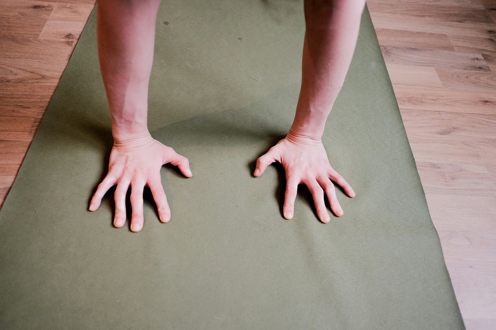 Naturkautschuk-Yogamatte wird schonend gereinigt