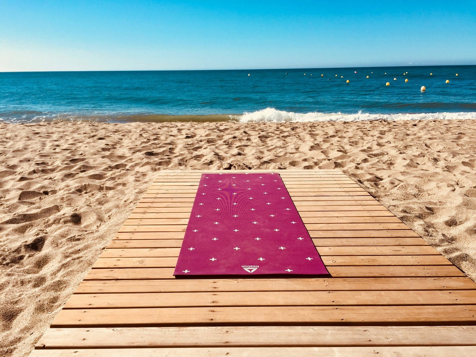 Yogamatte wird unterwegs gereinigt